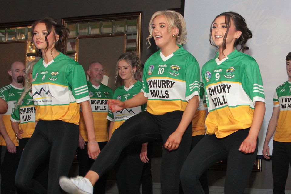 Duffry Rovers GAA & Camogie Club presents 'Strictly Come Dancing' in the Riverside Park Hotel, Enniscorthy. The dancers on stage. Photo: Pat O'Connor